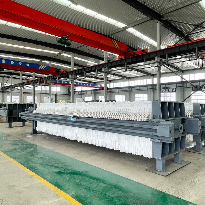 壓濾機(jī)車間圖片 壓濾機(jī)車間圖片