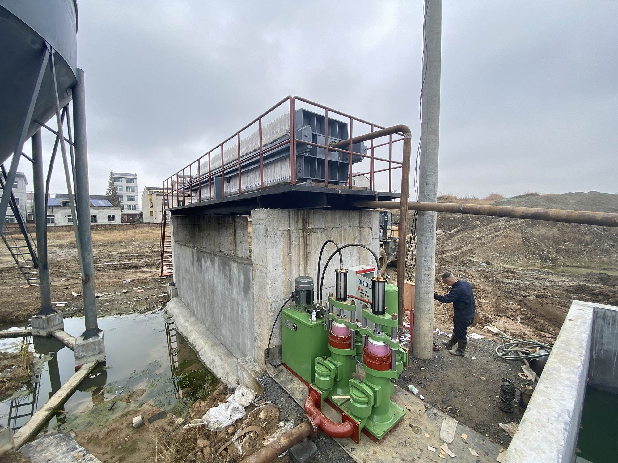 洗沙廠300平方壓濾機(jī)及壓濾機(jī)柱塞泵客戶案例4 洗沙廠300平方壓濾機(jī)及壓濾機(jī)柱塞泵客戶案例4